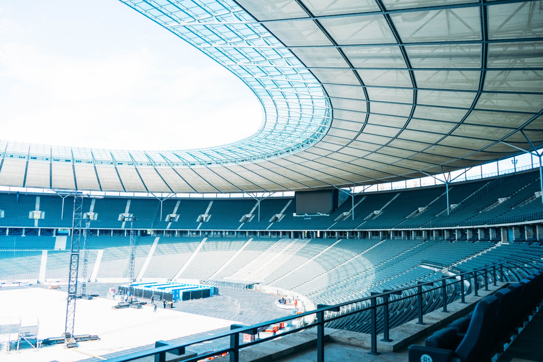 Application of polycarbonate sheets in stadiums