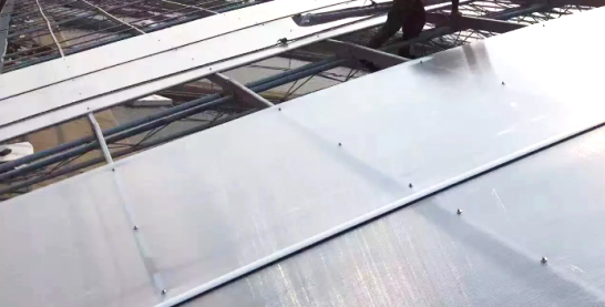 How to install solid polycarbonate sheet ?